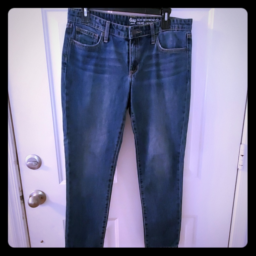 Gap sexy boyfriend fit ankle jeans